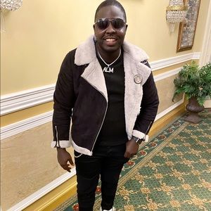 Meet your Posher, Larry